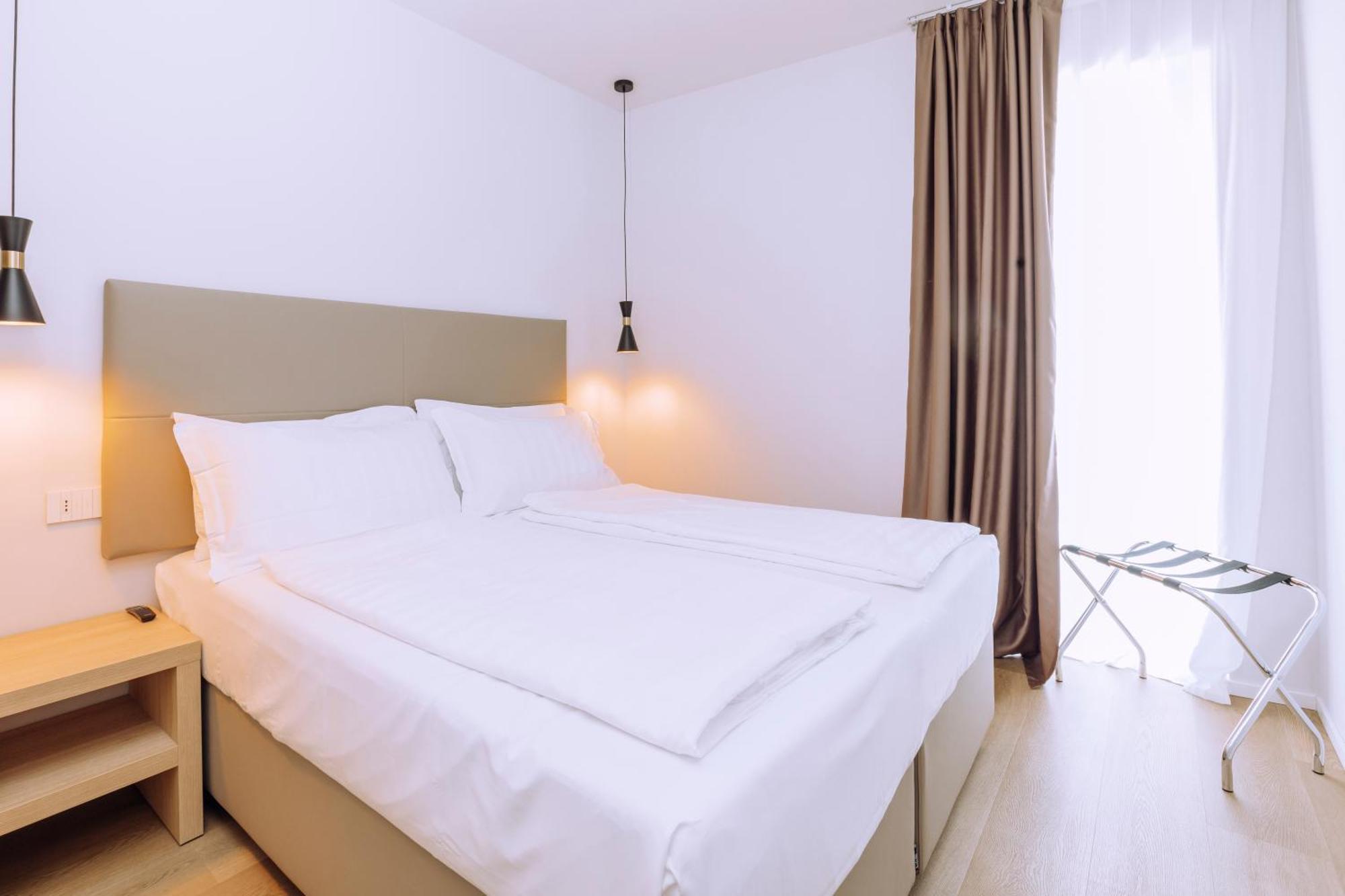 Ah Porticcioli Boutique Apartments San Felice del Benaco Kültér fotó