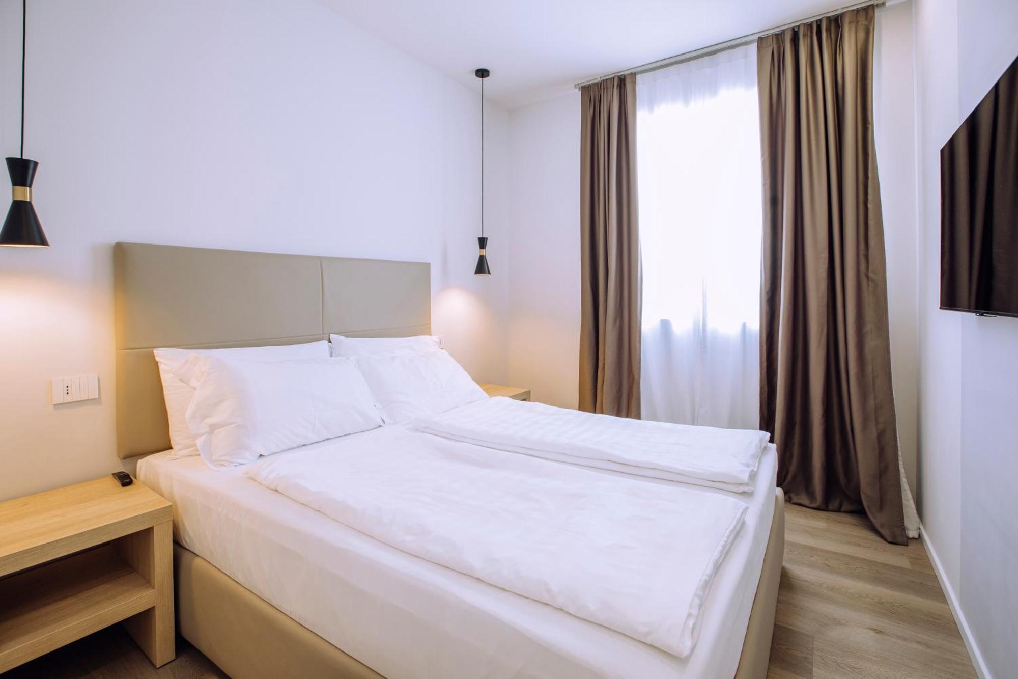 Ah Porticcioli Boutique Apartments San Felice del Benaco Kültér fotó