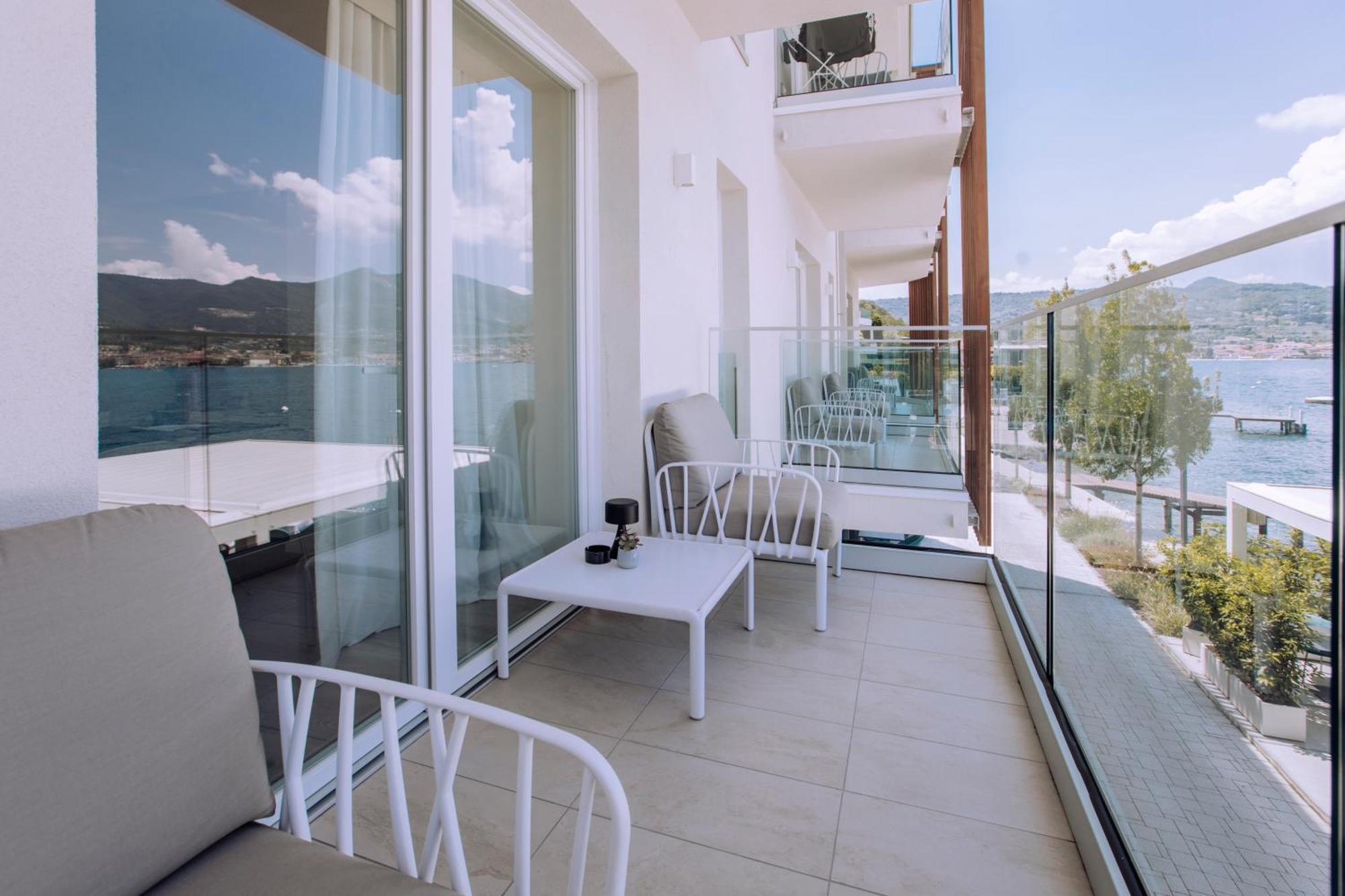 Ah Porticcioli Boutique Apartments San Felice del Benaco Kültér fotó