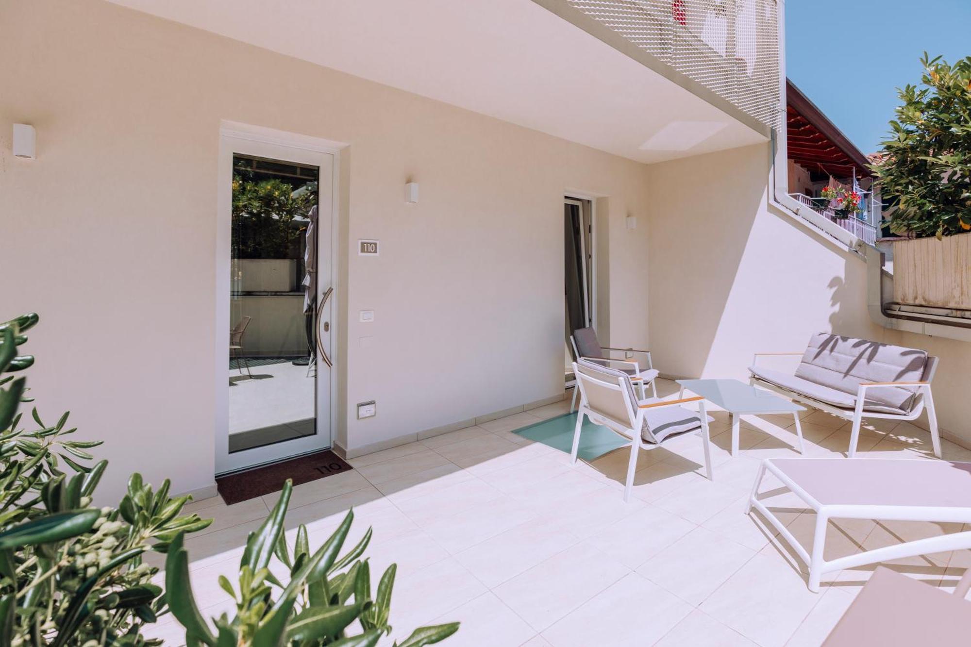 Ah Porticcioli Boutique Apartments San Felice del Benaco Kültér fotó