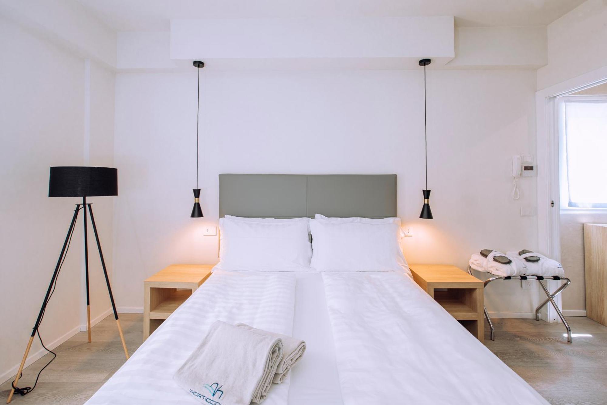 Ah Porticcioli Boutique Apartments San Felice del Benaco Kültér fotó