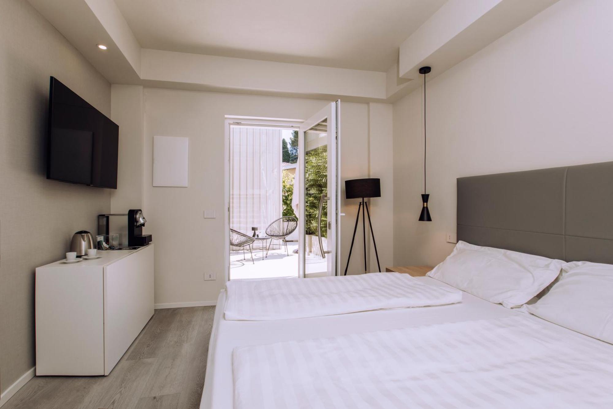 Ah Porticcioli Boutique Apartments San Felice del Benaco Kültér fotó